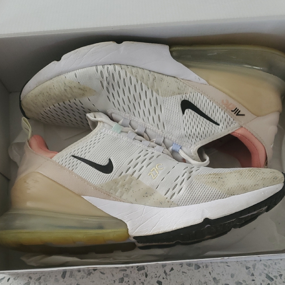 Nike Men's Air Max 270 White and Tan Sneakers. Sz 11